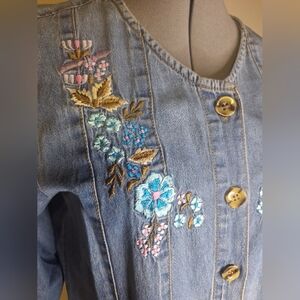 Blair Blue Jean Dress With Floral Embroidery, Button Down. Size Med